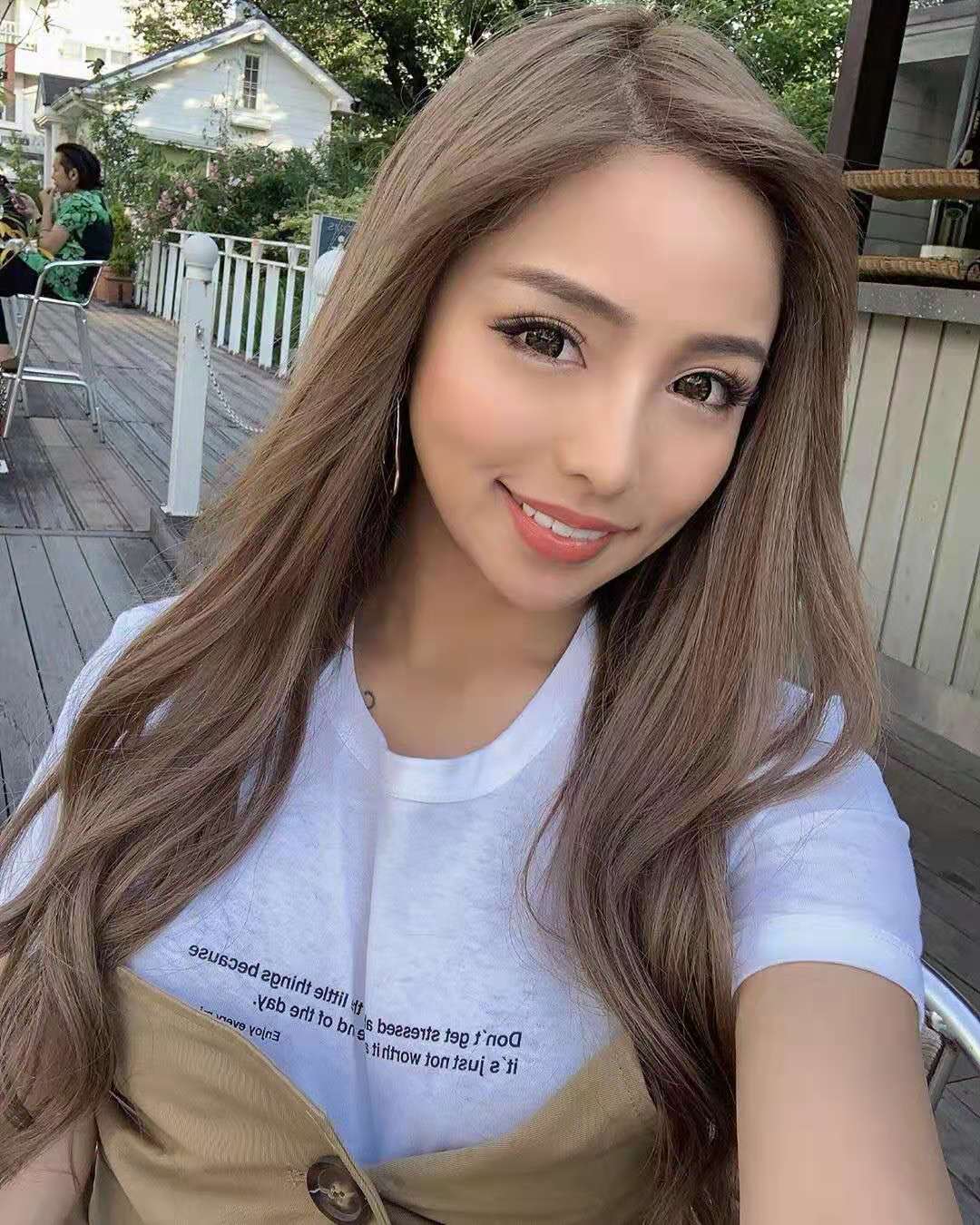 发量多蓬松发质硬适合什么发型,发量多蓬松发质硬适合的发型