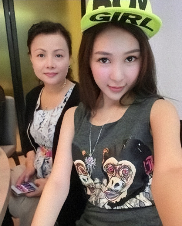 郭美美炫富的具体事件,炫富郭美美后来怎样