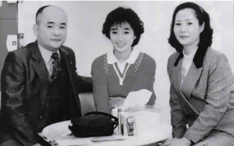 曾经的全民偶像为什么退出,曾经的网红大佬被封杀后现状如何