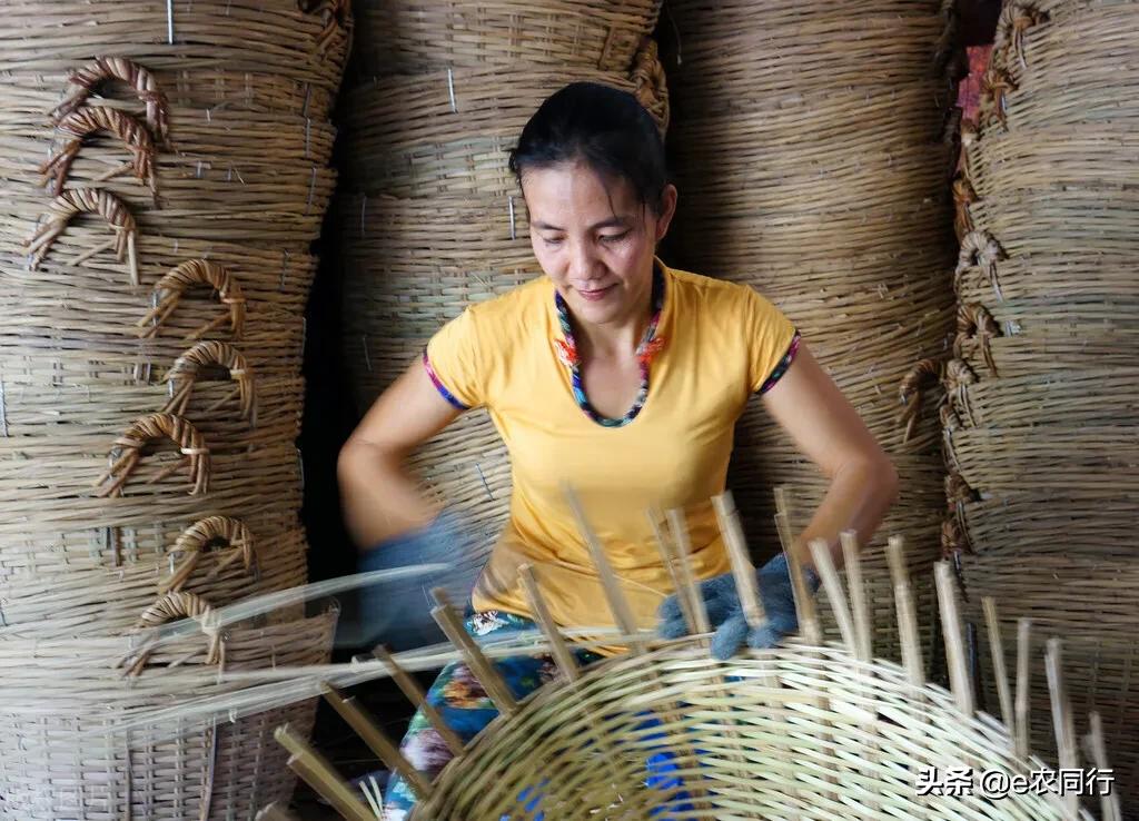 夫妻俩开一家小超市赚钱么,夫妻俩开加工厂最多能挣多少