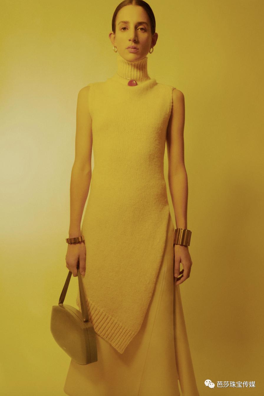 2021流行色亮丽黄太难穿?一件珠宝让你时髦一整年