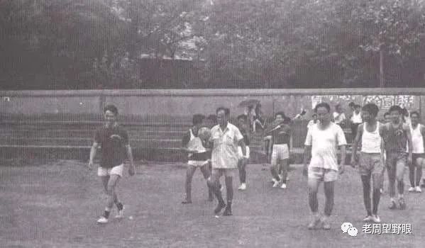 童双春滑稽演员,上海滑稽演员童双春年轻时