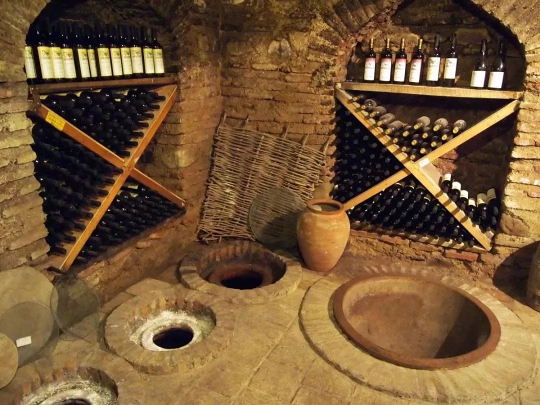 世人喝法国波尔多，法国人却喝斯大林故乡的酒