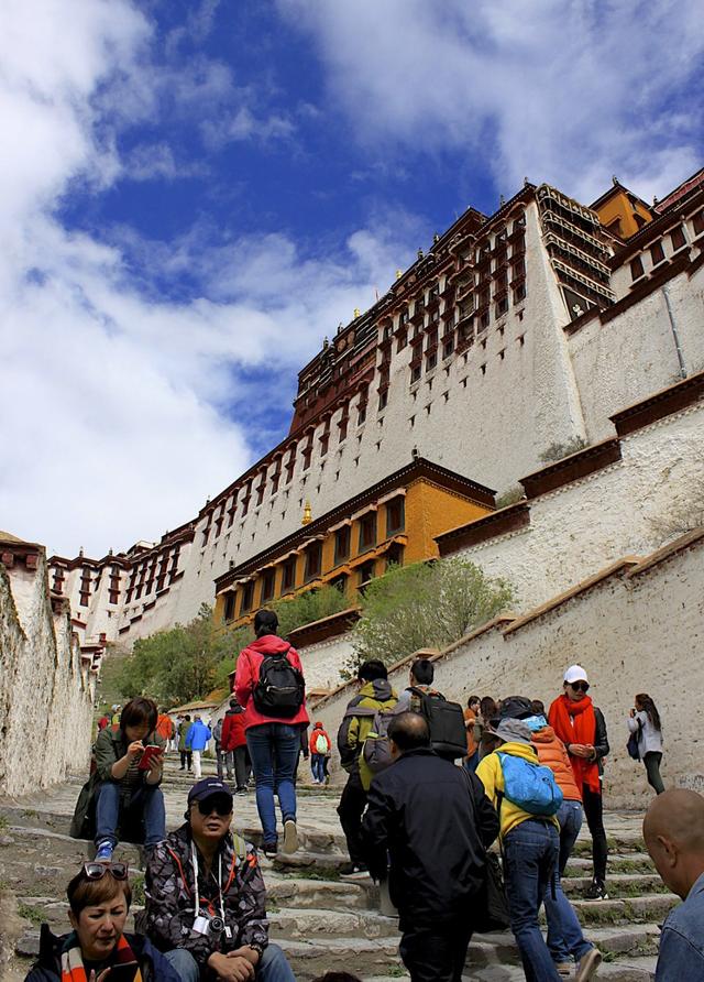 *藏西**必打卡的胜地——布达拉宫，外观宏伟大气，内涵更是丰富多彩