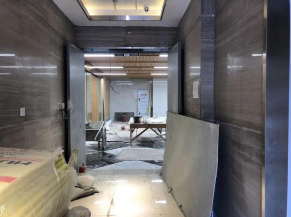 渝北区湖霞郡小区出现漏水情况,与业主装修宾馆有关?