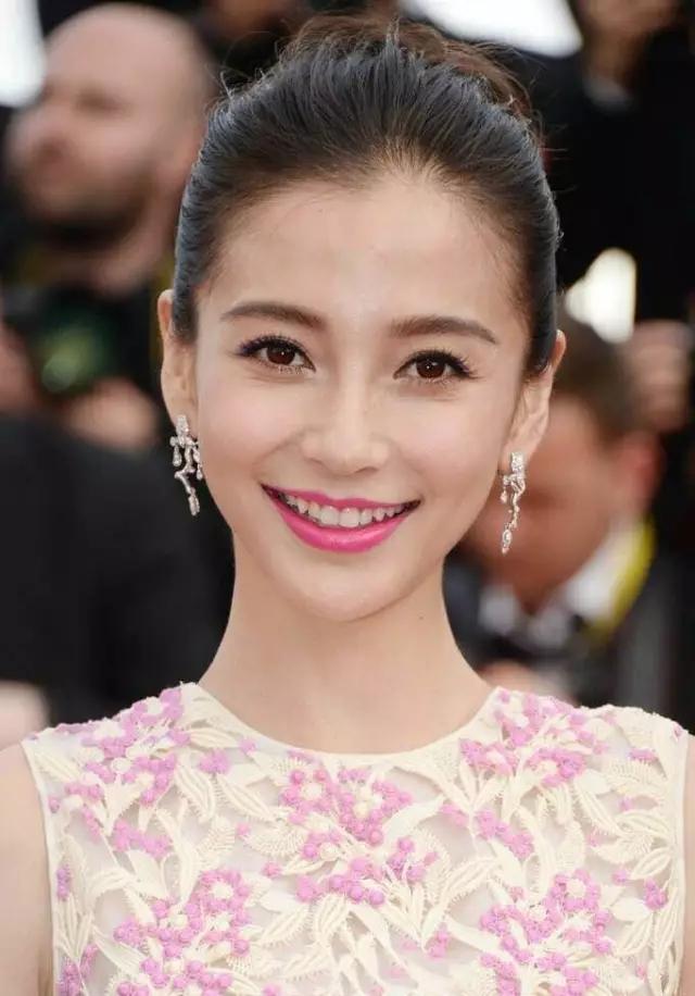 20-30岁的护肤套装,适合25-30岁的护肤套装推荐