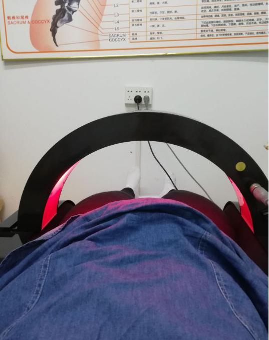 二胎妈妈心里内疚眼里有泪,二胎产后比一胎痛