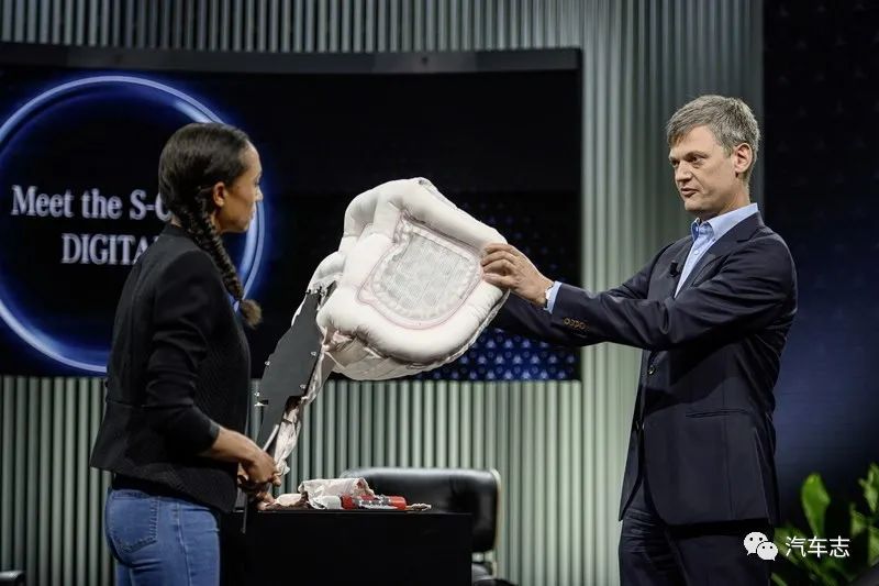 奔驰s级w223是不是最新款的,w223奔驰s级推出时技惊四座