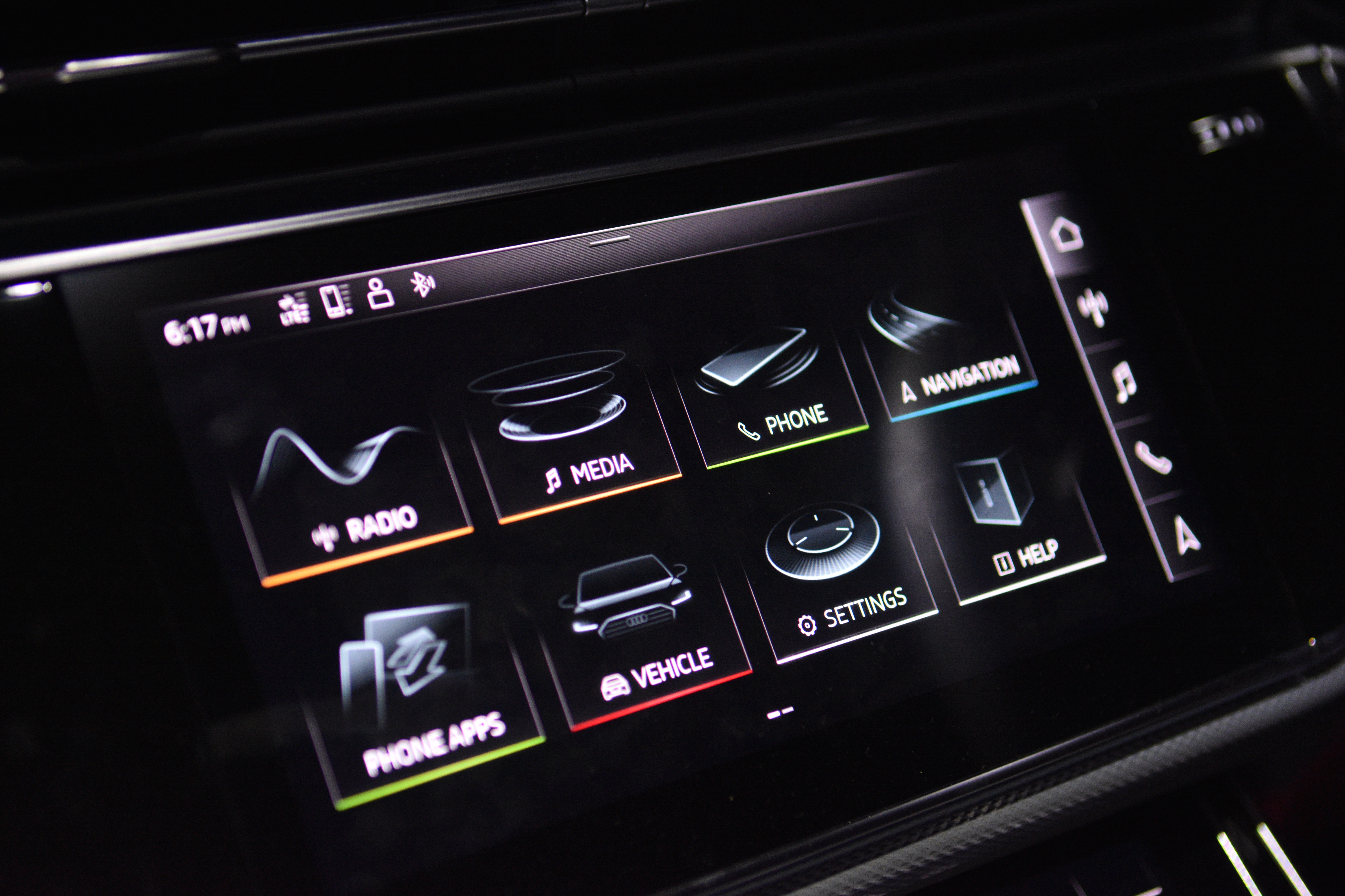 奥迪q8名场面,奥迪q855tfsi价格多少钱