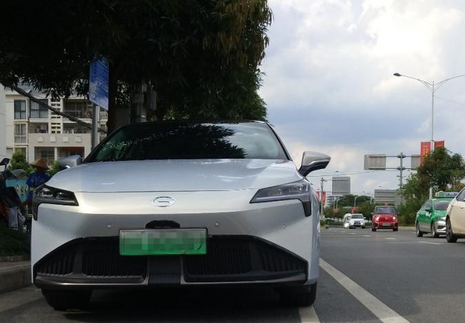 大家觉得广汽埃安怎么样,广汽埃安aions哪个版本值得买