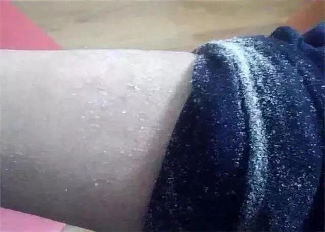 李佳琦力荐的平价“身体乳”，因价格低被忽视，用后肌肤白好几度