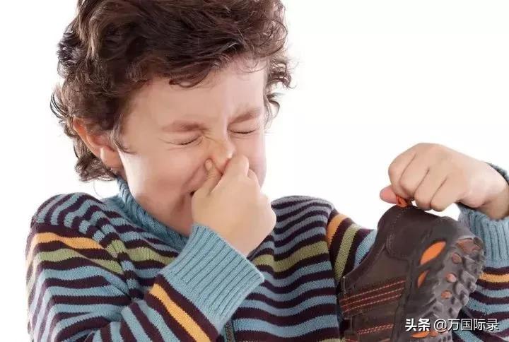 小苏打放鞋子里可以除鞋臭吗,脚不够臭鞋子发臭是怎么回事