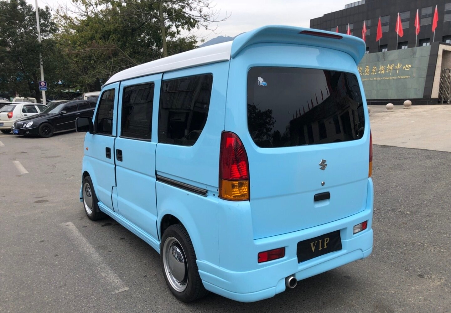 铃木浪迪车身尺寸,浪迪车和五菱宏光哪个好