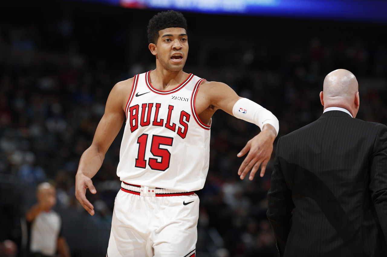 官宣!马刺太阳达成交易,怒吼天尊遭炮轰,骑士做出重大决定