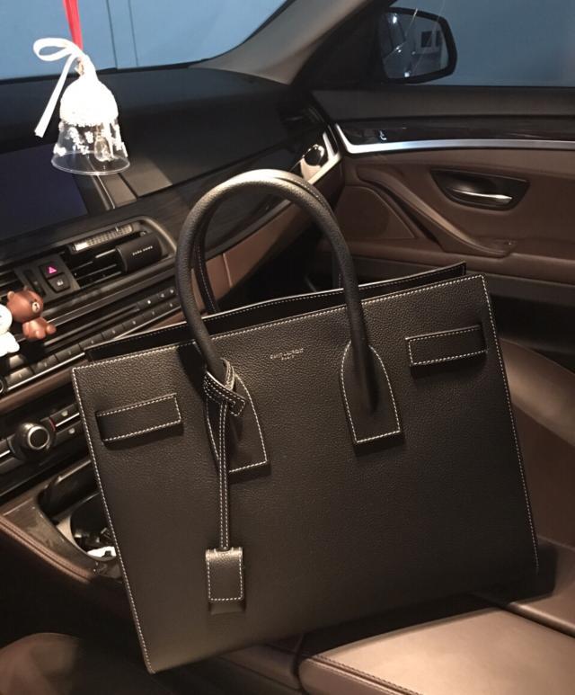 二手包包怎么选？背YSL包包的姑娘们都气质不凡