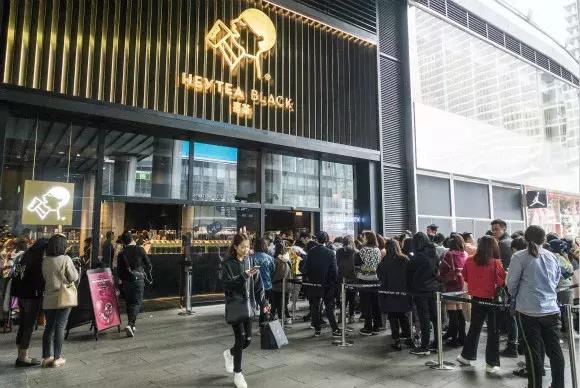 网红店爆火,网红店爆火排队的背后是谁在盈利