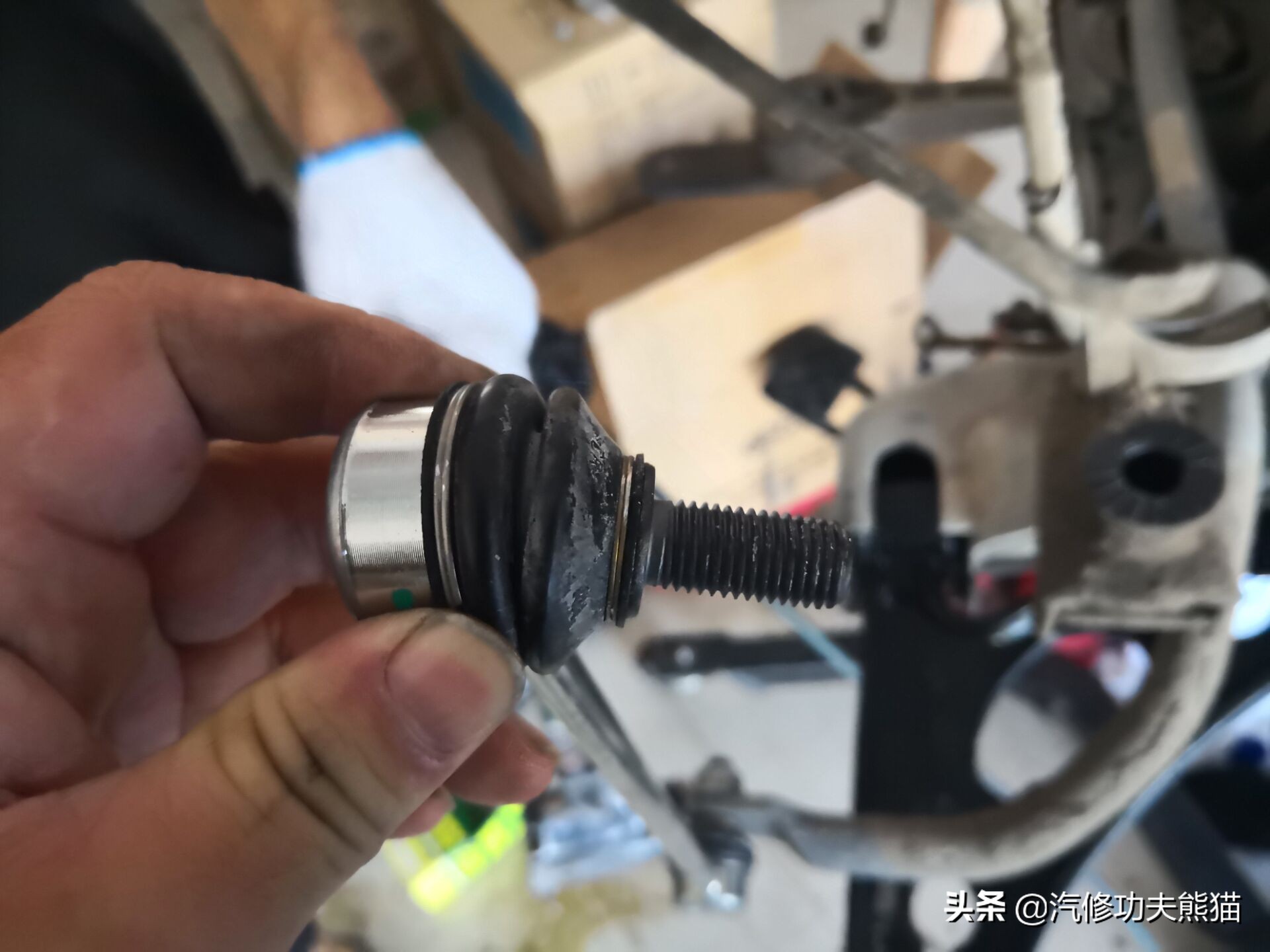 2017款途观丝绸之路1.8t烧机油吗,途观2015款1.8t四驱豪华版烧机油