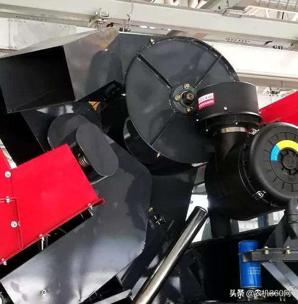 2020款东方红收割玉米机图片大全,东方红新款玉米机