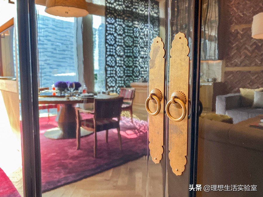 住在广州瑰丽酒店看外面风景,广州瑰丽酒店看到整个广州夜景