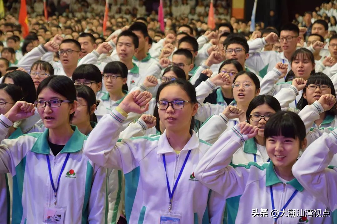 汕头哪些中专校服好看,汕头潮阳黄色校服是哪个学校