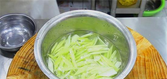 用水果代餐能减肥吗女性,每天不吃饭用水果代餐可以减肥吗