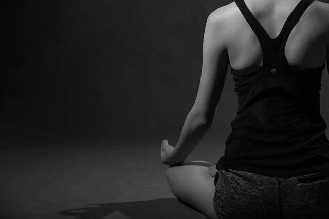 哈他瑜伽冥想放松术结束引导词,瑜伽静坐冥想引导词简单二分钟