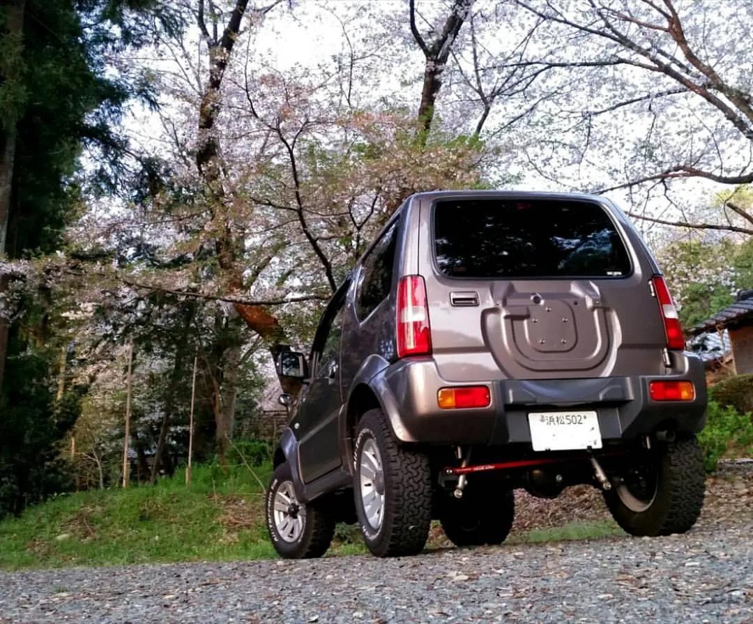 日本玩摩托车人手一辆,日本养一台普通家用车多少钱