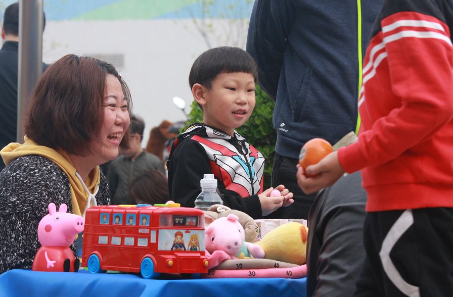 跳蚤市场热热闹闹,跳蚤市场活动