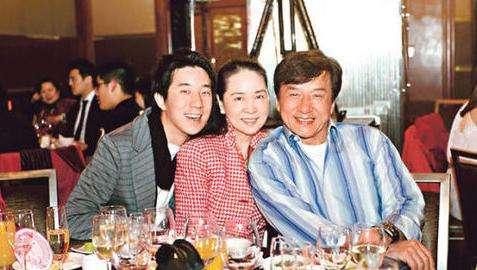 撤侨令下，王宝强董卿将骨肉分离？白岩松无辜躺枪