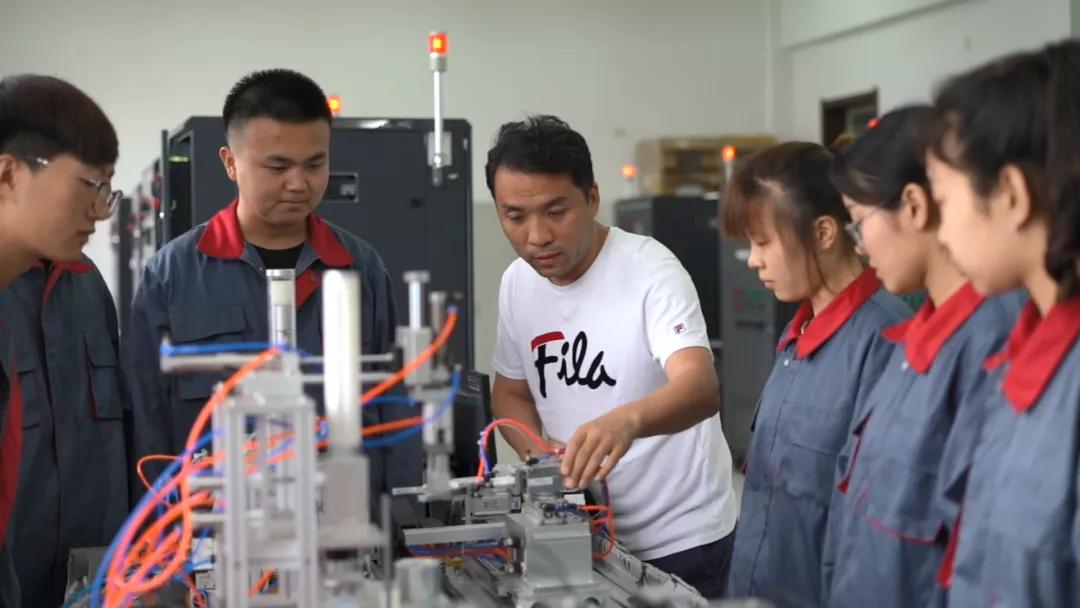 2021阜新高等专科学校中专招生,阜新高等专科学校2004年招生专业