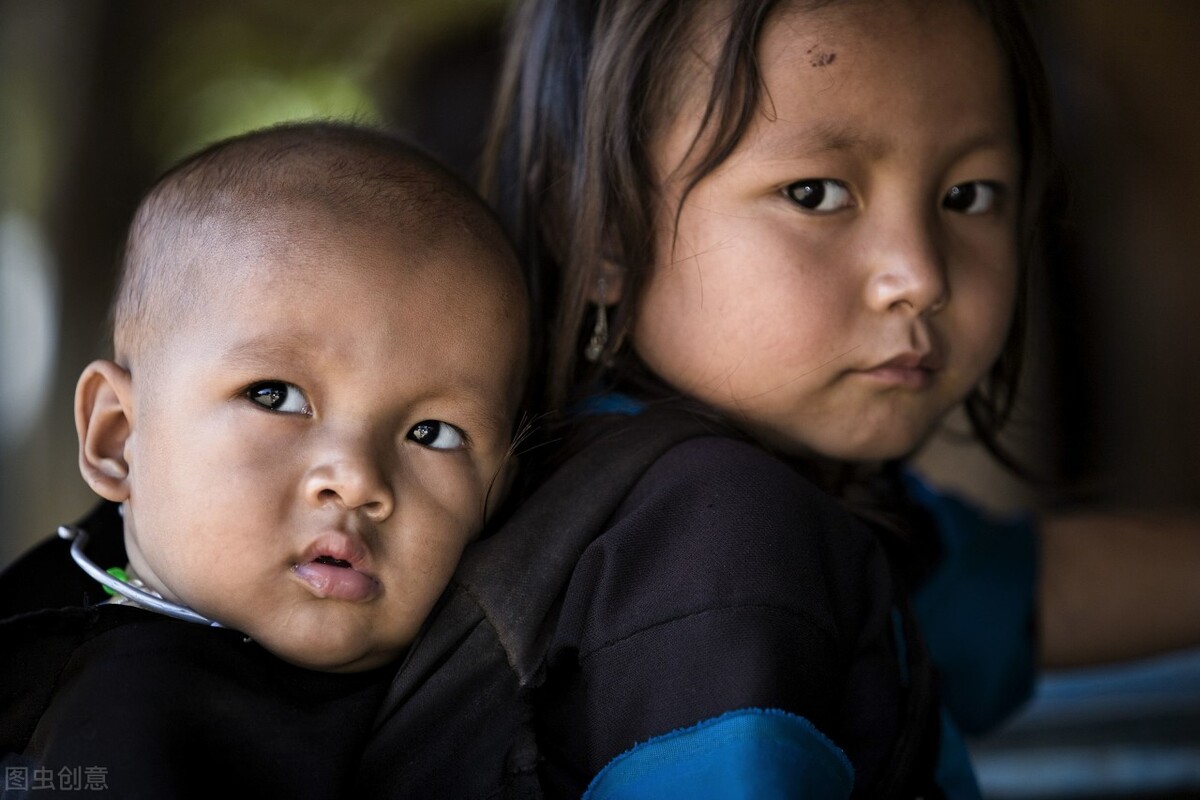 我翻了6千条评论，找了38个故事，为你呈现真实的中国姐弟关系