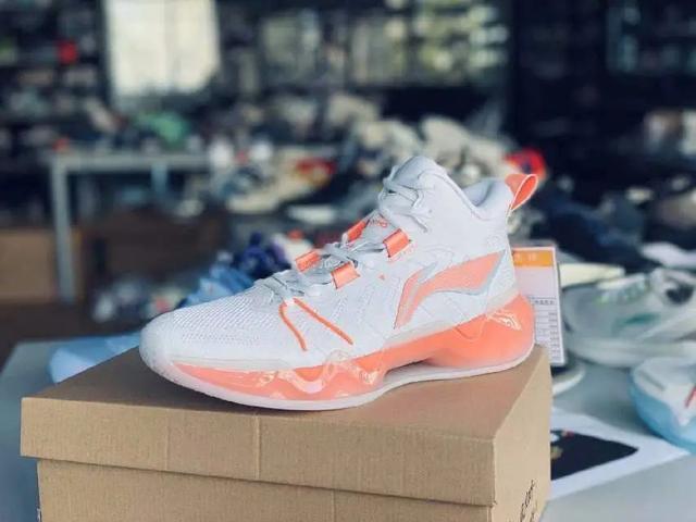 李宁吾适新款,李宁吾适5s4.0发布会