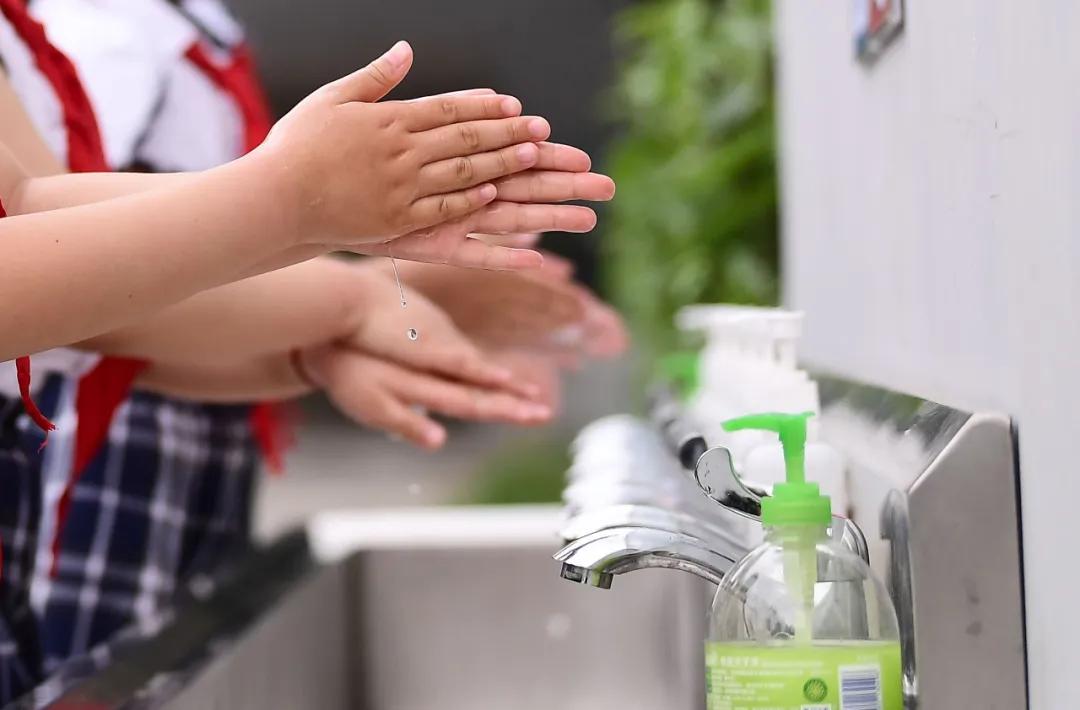 儿童手掌皮炎,小孩戴口罩皮炎怎么治