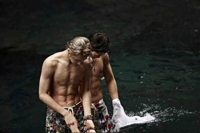 荷尔蒙爆棚的男明星的肌肉,痞帅行走的荷尔蒙男明星