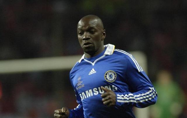 马克莱莱能踢单后腰,马克莱莱踢中前卫