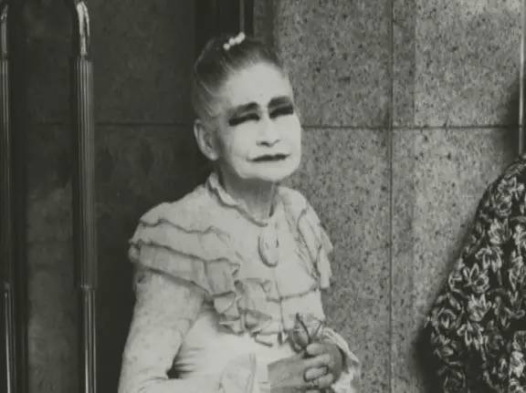 日本一*女妓**站街拉客到74岁，只为等一人