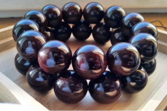 小叶紫檀手串乌了怎么办,小叶紫檀发乌怎么挽救