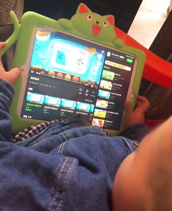 2岁多宝宝认识100个字,2岁半宝宝认识差不多200字