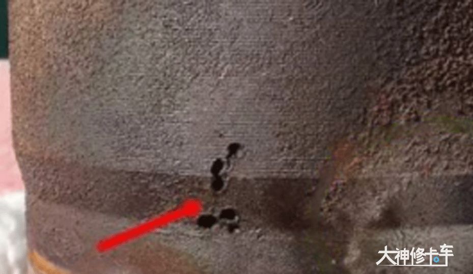 发动机压力过大冷却液一直漏水,发动机冷却液出问题了要修多久