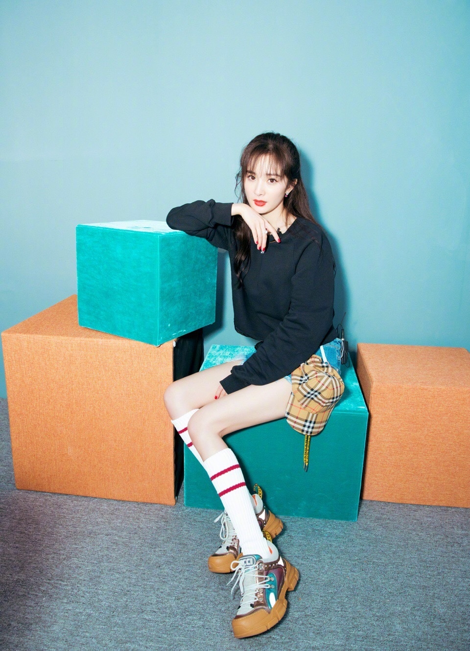 今年流行的黑袜,时尚潮流黑袜