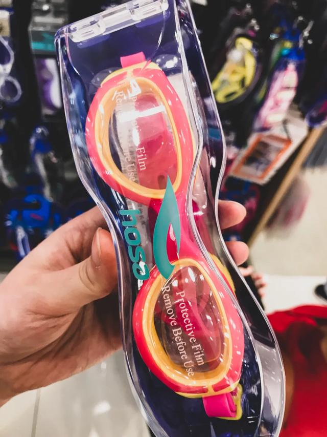 儿童游泳要泳帽吗,宝宝游泳用戴泳帽吗