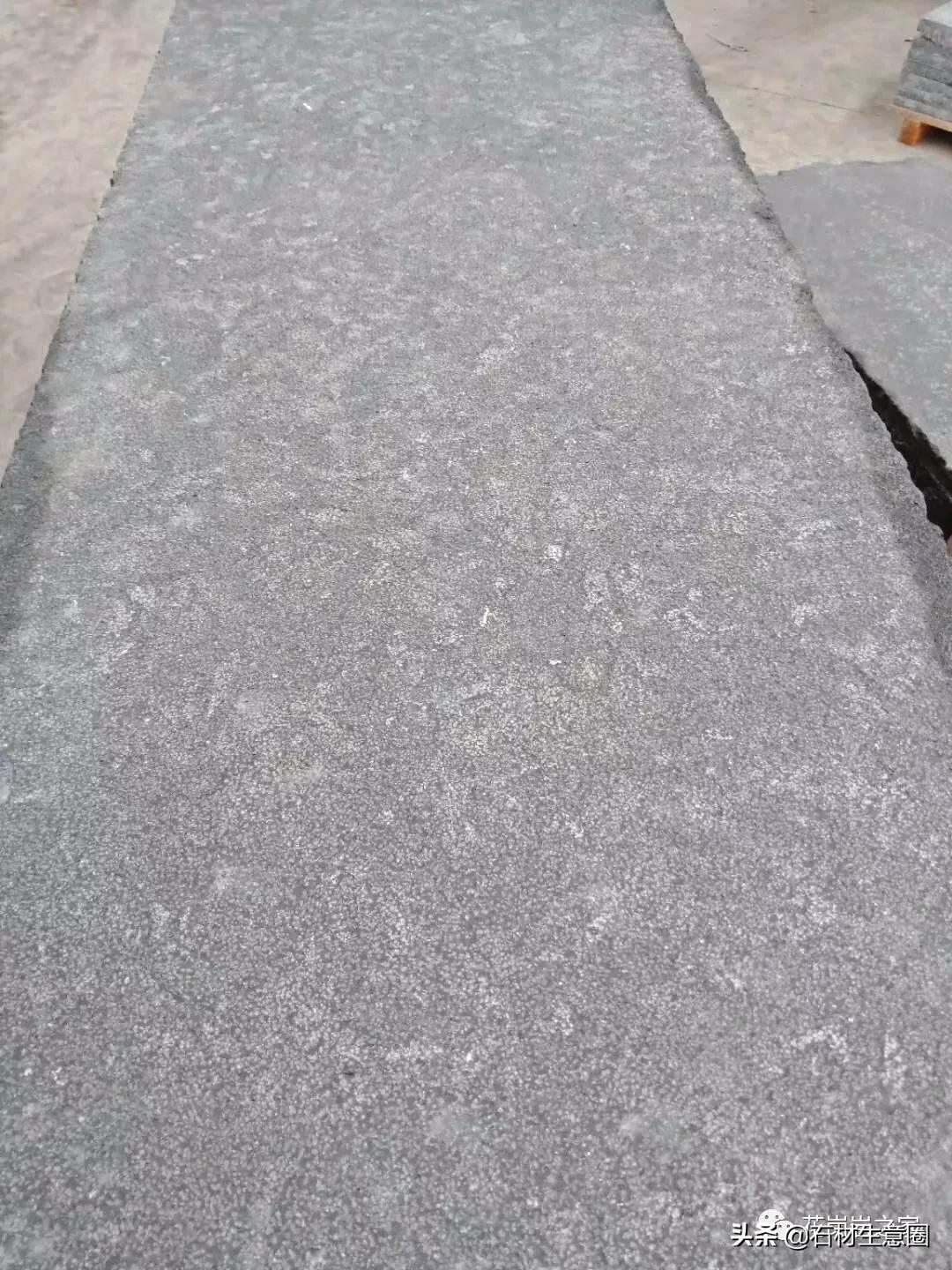 花岗岩黑色的是石英吗,景观石材花岗岩黑色