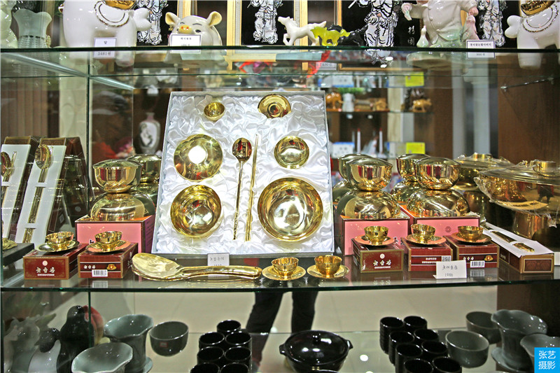 朝鲜涉外商店中的纪念品,朝鲜平壤涉外商店