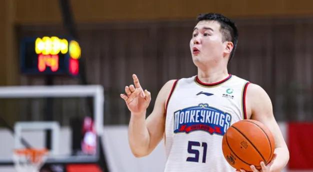 来了，万圣伟战苏伟，挨骂四人组爆发，广东以练兵为主