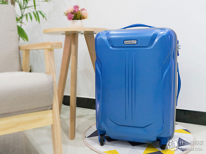 LEVEL8地平线8号旅行箱：搭配业界顶尖超静音万向轮，出行更轻便