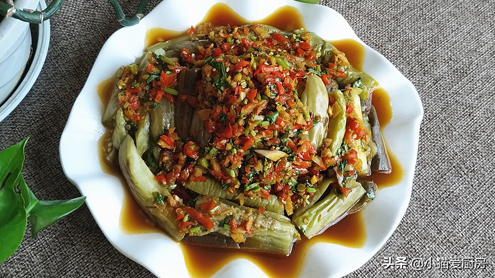 家常凉拌蒜香茄子的做法,想吃点开胃爽口的菜