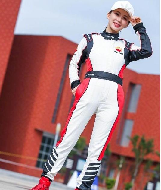 37岁潘晓婷美图,30岁潘晓婷近照