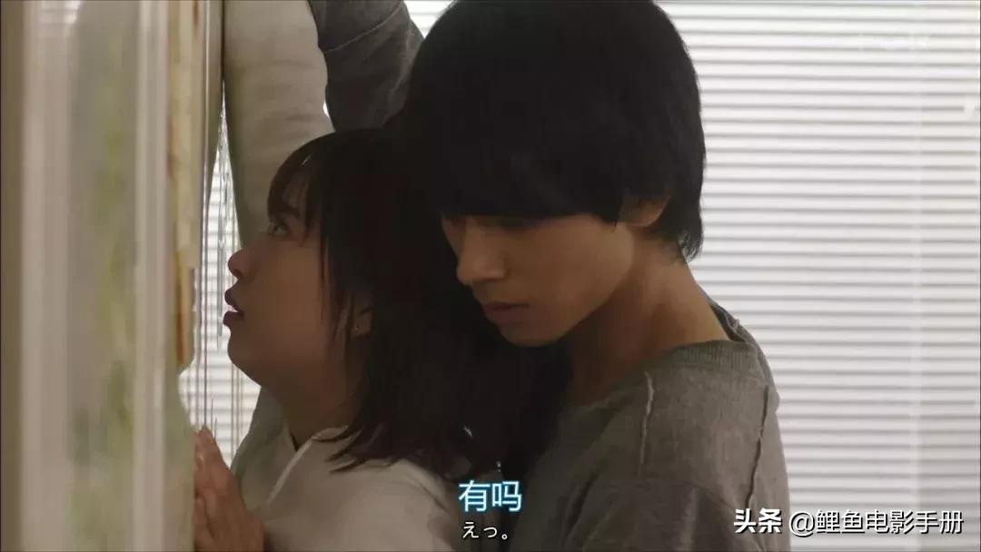 半夜看电视剧扰民不,半夜睡不着看什么电视剧