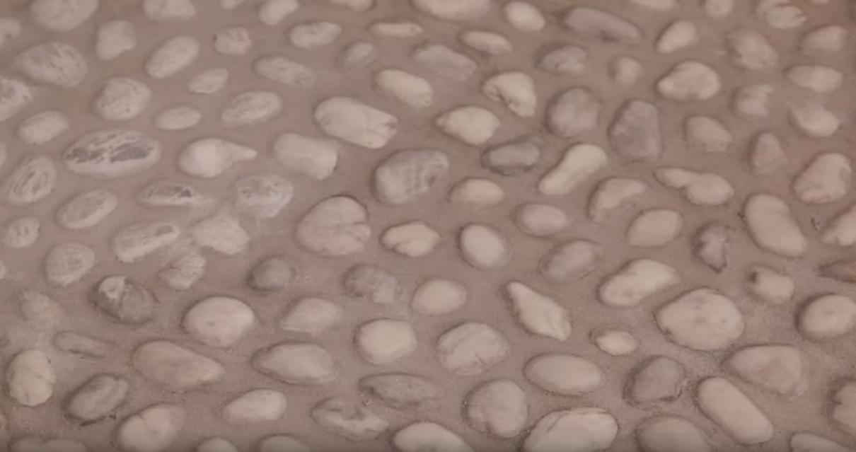 卫生间瓷砖防滑技巧,卫生间瓷砖亮面滑不滑