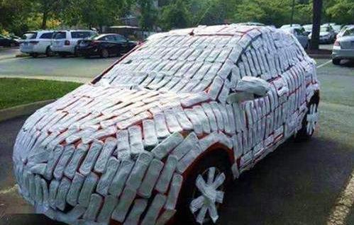 停车挡住门口不留电话的车怎么办,车被别人挡住了对方不挪车怎么办